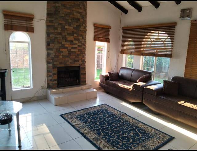 3 BEDROOM HOUSE FOR SALE IN GLEN MARAIS